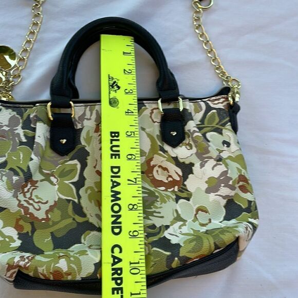 Betsey Johnson Gold Chain Strap Shoulder Bag Purse Crossbody - Picture 8 of 13